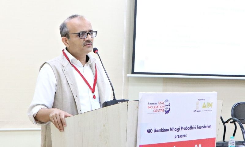 Dr. Chintan Vaishnav (Mission Director, AIM-NITI Aayog) visit to Atal Incubation Centre – Rambhau Mhalgi Prabodhini Foundation
