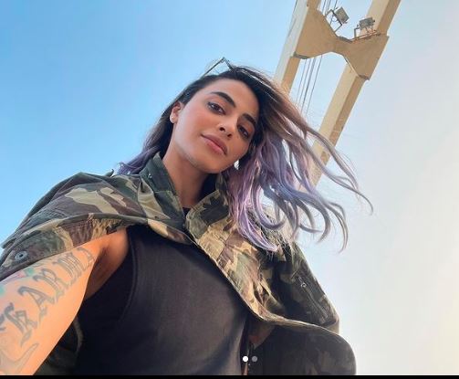 Bigg Boss 10 Contestant VJ Bani's Topless Pictures Go Viral - Filmibeat