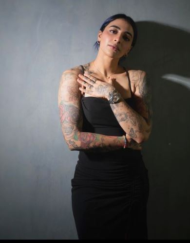 Bani J flaunts abs; undergoes drastic body transformation - The Times of  India