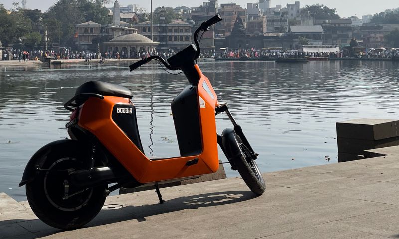 Revamp Moto becomes India's first EV two wheeler company to launch in Metaverse! Bookings Open!